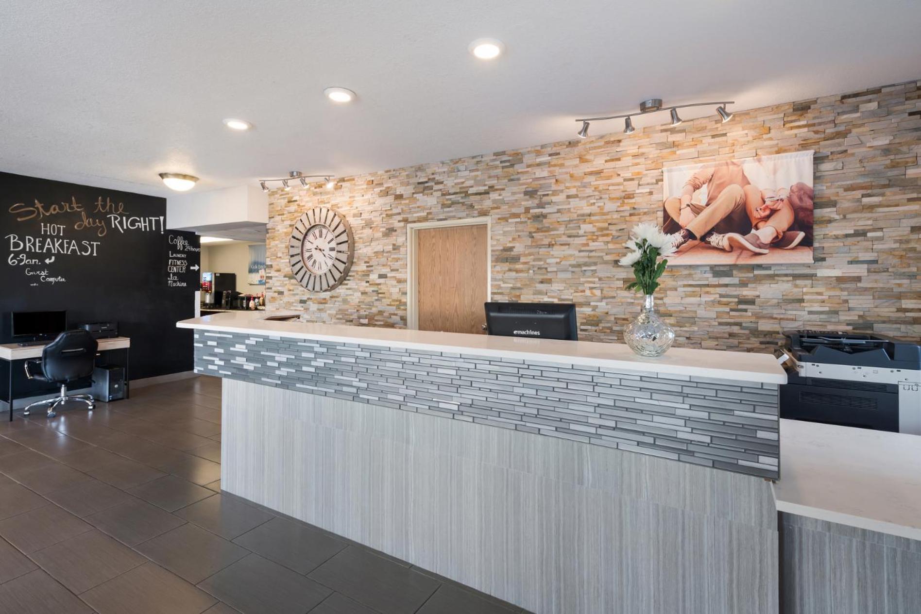 Quality & Tri-cities Hotel