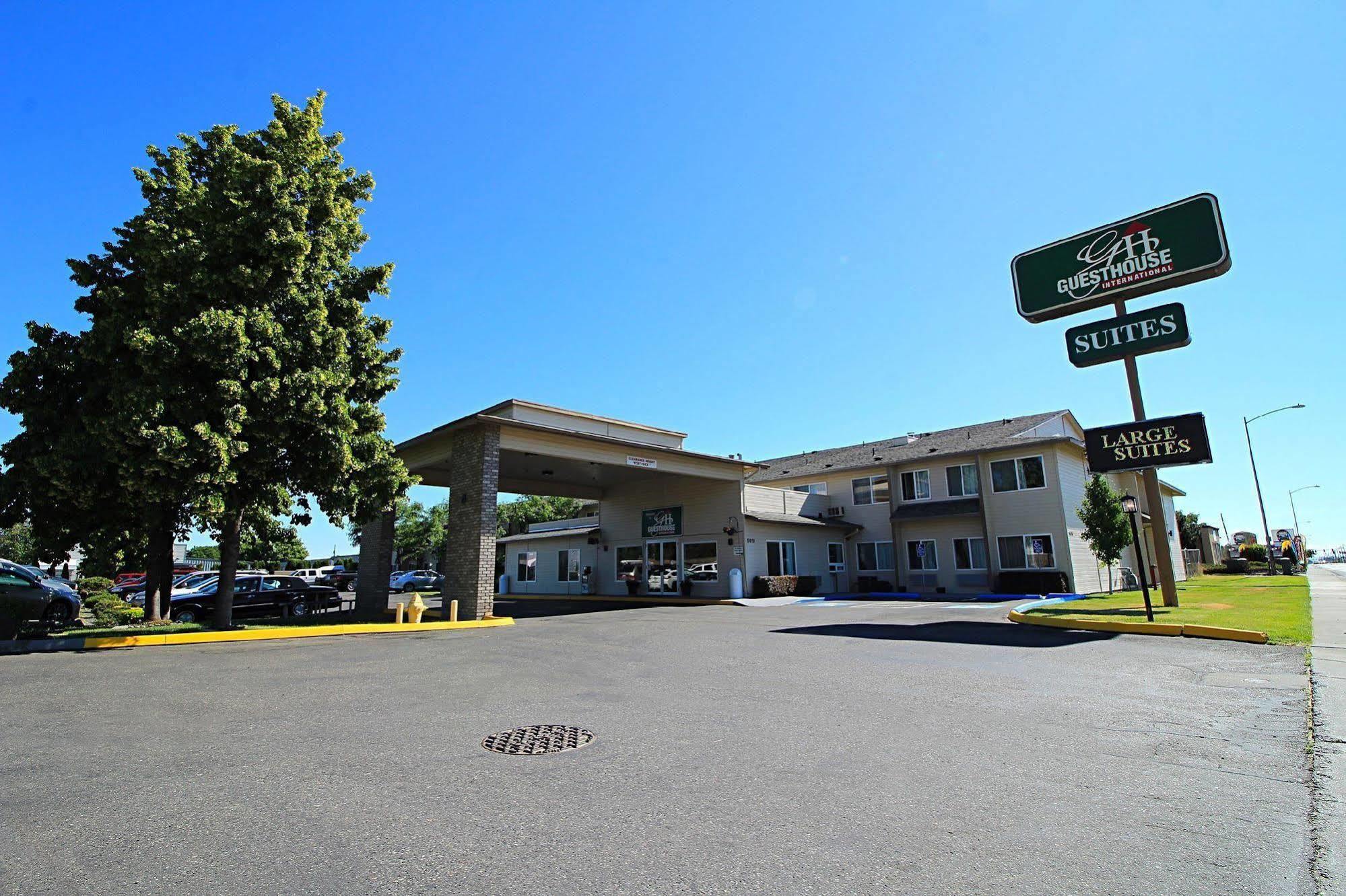 Quality & Tri-cities Hotel 3*