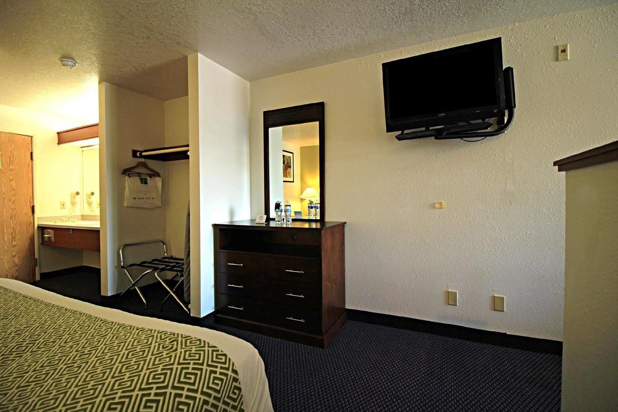 Quality Inn & Suites Kennewick Tri-Cities 3*