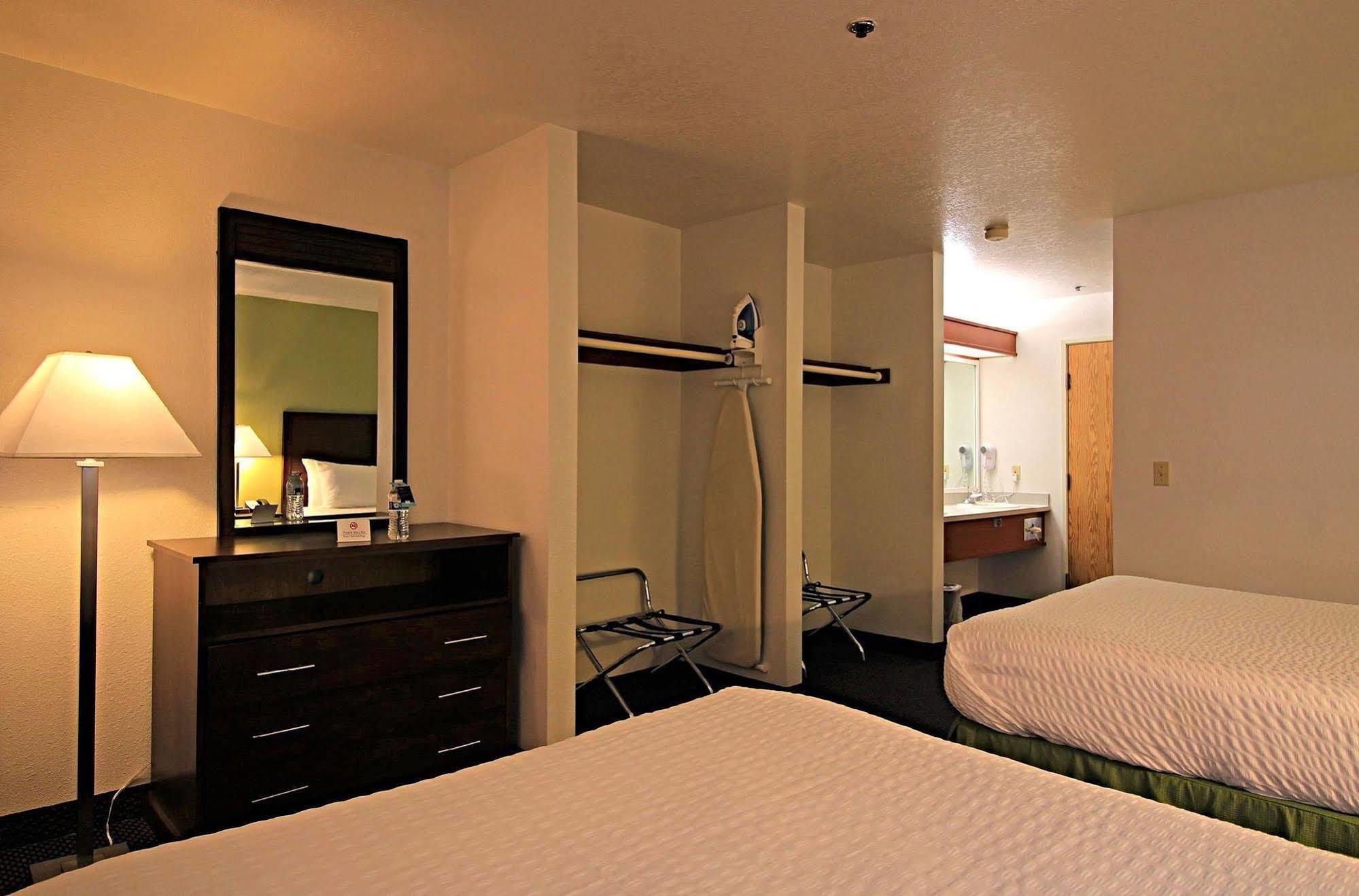 Hotel Red Lion & Tri-cities